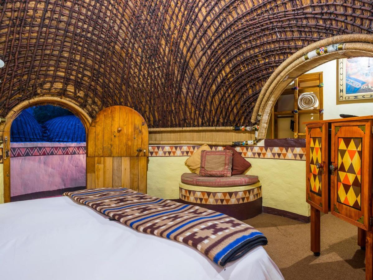 Aha Lesedi African Lodge & Cultural Village Broederstroom Dış mekan fotoğraf