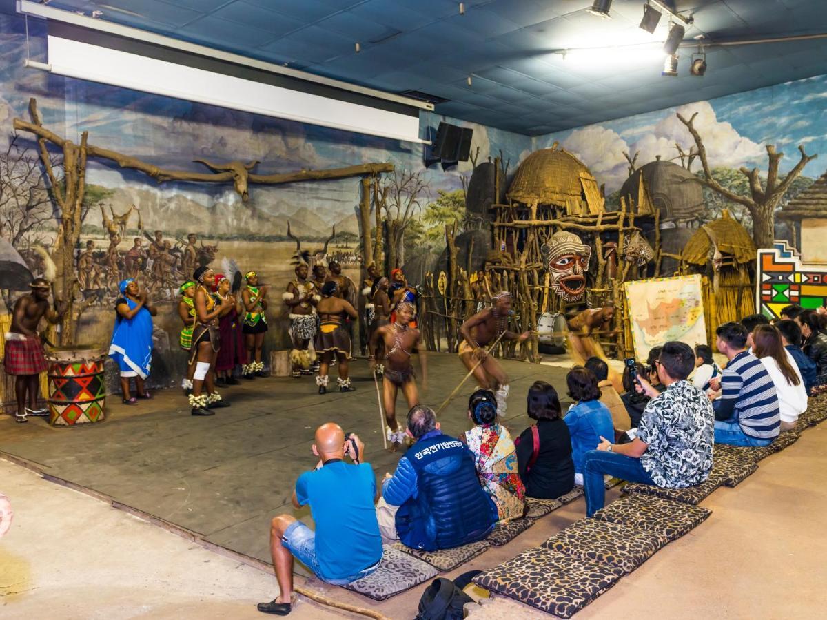 Aha Lesedi African Lodge & Cultural Village Broederstroom Dış mekan fotoğraf