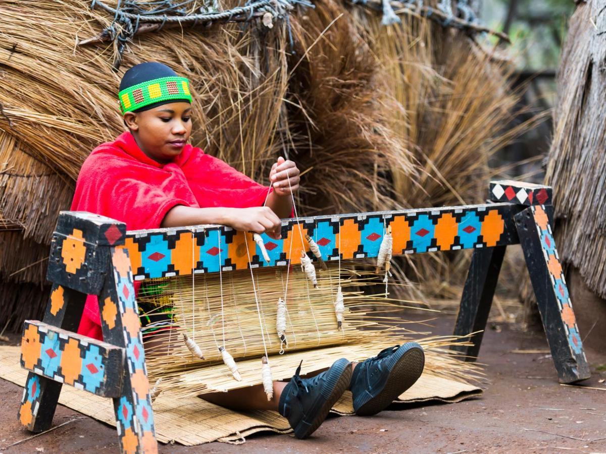 Aha Lesedi African Lodge & Cultural Village Broederstroom Dış mekan fotoğraf